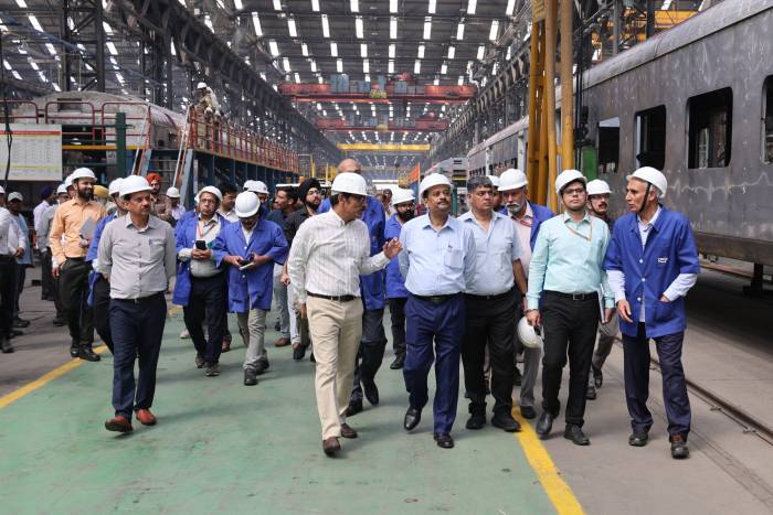 Shanje Kumar Pankaj, Additional Member of the Production Unit, Railway Board, visited the Rail Coach Factory.