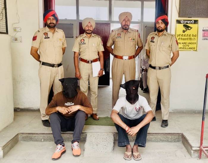 ਪੁਲਿਸ ਵਲੋਂ ਸਪਾ ਸੈਂਟਰ ਦੀ ਆੜ ’ਚ ਲੜਕੀਆਂ ਤੋਂ ਨਜਾਇਜ ਧੰਦਾ ਕਰਾਉਣ ਵਾਲੇ ਦੋ ਕਾਬੂ