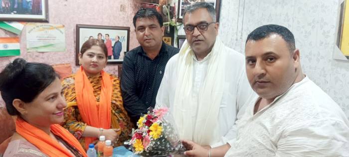 ਮੇਅਰ ਰਾਮਪਾਲ ਉੱਪਲ ਨੂੰ ਹਿਊਮਨ ਰਾਈਟਸ ਕੌਂਸਲ ਦਫਤਰ ਪੁੱਜਣ ਤੇ ਕੀਤਾ ਸਨਮਾਨਿਤ