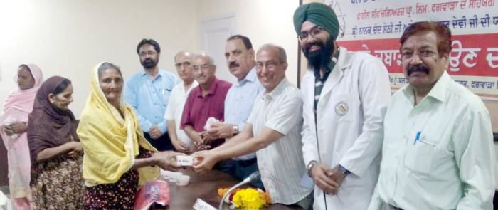 ਬਲੱਡ ਬੈਂਕ ਫਗਵਾੜਾ ਵਿਖੇ ਲਗਾਇਆ ਦੰਦਾਂ ਅਤੇ ਜਬਾੜਿਆਂ ਦਾ 450ਵਾਂ ਫਰੀ ਕੈਂਪ