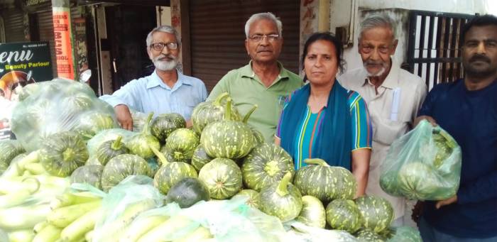 ਪ੍ਰੇਮ ਨਗਰ ਸੇਵਾ ਸੁਸਾਇਟੀ ਨੇ ਖੇੜਾ ਰੋਡ ’ਤੇ ਲਗਾਇਆ ਹਰੀਆਂ ਸਬਜ਼ੀਆਂ ਦਾ ਮਹੀਨਾਵਾਰ ਲੰਗਰ