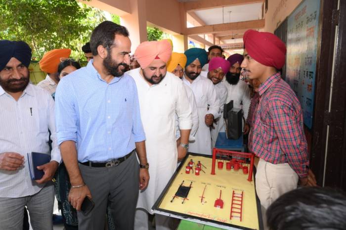 ਪੰਜਾਬ ਸਿੱਖਿਆ ਕ੍ਰਾਂਤੀ: ਪੰਜਾਬ ਸਰਕਾਰ ਸਕੂਲਾਂ ਨੂੰ ਬੁਨਿਆਦੀ ਢਾਂਚੇ ਅਤੇ ਪੜ੍ਹਾਈ ਪੱਖੋਂ ਮੋਹਰੀ ਬਣਾਉਣ ਲਈ ਯਤਨਸ਼ੀਲ: ਮੀਤ ਹੇਅਰ