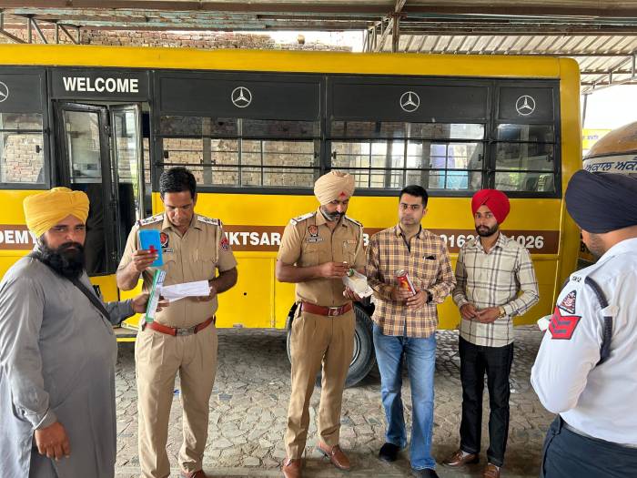 ਬੱਚਿਆਂ ਦੀ ਸੁਰੱਖਿਆ ਲਈ ਸਕੂਲੀ ਵਾਹਨਾਂ ਦੀ ਕੀਤੀ ਚੈਕਿੰਗ , 11 ਸਕੂਲੀ ਬੱਸਾਂ ਦੇ ਕੱਟੇ ਚਲਾਨ