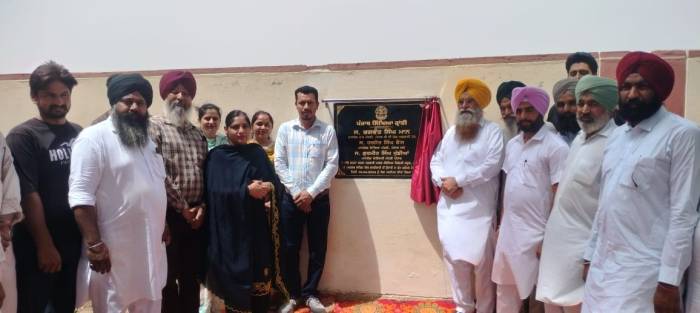 ਲੰਬੀ ਦੇ ਸਕੂਲਾਂ ਅੰਦਰ ਸਿੱਖਿਆ ਕ੍ਰਾਂਤੀ ਤਹਿਤ 65 ਲੱਖ 31 ਹਜ਼ਾਰ ਰੁਪਏ ਦੇ ਪ੍ਰੋਜੈਕਟਾਂ ਦੇ ਕੀਤੇ ਮੰਤਰੀ ਸ਼੍ਰੀ ਖੁੱਡਿਆਂ ਨੇ ਉਦਘਾਟਨ
