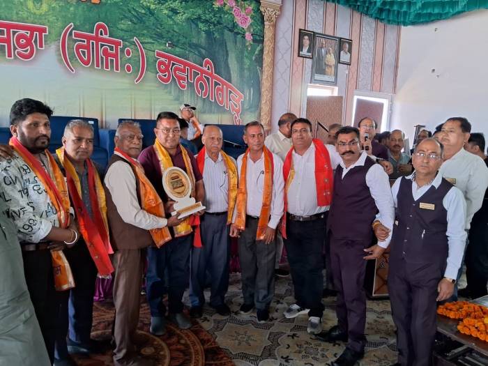 ਮਹਾਸੰਘ ਨੂੰ ਸਨਮਾਨਿਤ ਕੀਤਾ ਗਿਆ ਮੁਖੇਜਾ