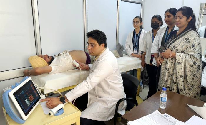 ਗੁਰੂ ਨਾਨਕ ਮਿਸ਼ਨ ਹਸਪਤਾਲ ਢਾਹਾਂ ਕਲੇਰਾਂ ਵਿਖੇ ਫਰੀ ਫਾਈਬਰੋ ਸਕੈਨ ਕੈਂਪ ਦਾ 166 ਮਰੀਜ਼ਾਂ ਨੇ ਲਾਭ ਪ੍ਰਾਪਤ ਕੀਤਾ