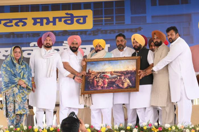 ਵੱਡਾ ਇਕੱਠ ਇਹ ਦਰਸਾ ਰਿਹਾ ਹੈ ਕਿ ਇਸ ਹਲਕੇ ਦੇ ਲੋਕ ਸਰਕਾਰ ਤੋਂ ਪੂਰੀ ਤਰ੍ਹਾਂ ਖੁਸ਼ ਨੇ: ਮੁੱਖ ਮੰਤਰੀ ਭਗਵੰਤ ਸਿੰਘ ਮਾਨ 