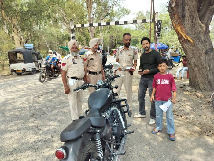 ਟ੍ਰੈਫਿਕ ਨਿਯਮਾਂ ਦੀ ਉਲੰਘਣਾ ਕਰਨ ਵਾਲੇ 10 ਵਾਹਨਾਂ ਦਾ ਚਲਾਨ