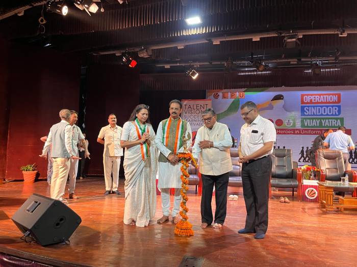 ਅੱਤਵਾਦੀ ਤਾਕਤਾਂ ਖਿਲਾਫ਼ ਸਖ਼ਤ ਤੋਂ ਸਖ਼ਤ ਫੌਜੀ ਕਾਰਵਾਈ ਕਰਨ ਤੋਂ ਗੁਰੇਜ਼ ਨਹੀਂ ਕਰੇਗਾ ਭਾਰਤ : ਗੁਲਾਬ ਚੰਦ ਕਟਾਰੀਆ