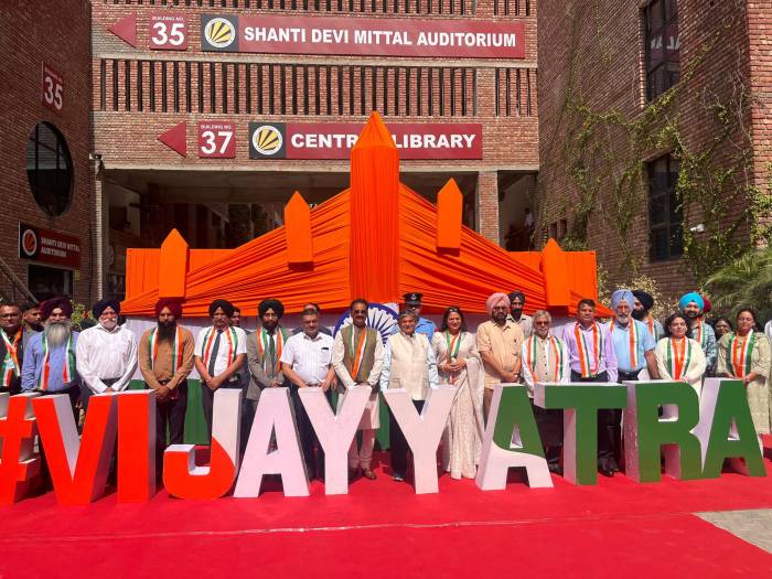 ਅੱਤਵਾਦੀ ਤਾਕਤਾਂ ਖਿਲਾਫ਼ ਸਖ਼ਤ ਤੋਂ ਸਖ਼ਤ ਫੌਜੀ ਕਾਰਵਾਈ ਕਰਨ ਤੋਂ ਗੁਰੇਜ਼ ਨਹੀਂ ਕਰੇਗਾ ਭਾਰਤ : ਗੁਲਾਬ ਚੰਦ ਕਟਾਰੀਆ