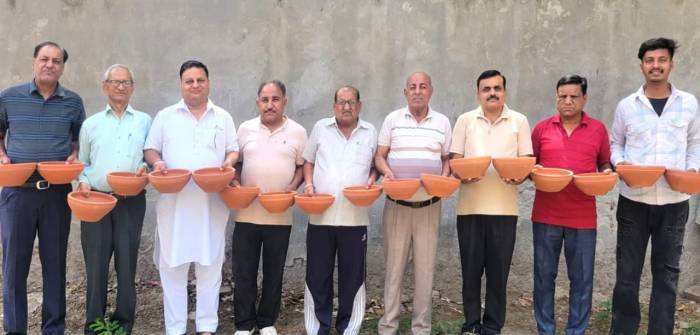 ਕ੍ਰਿਸ਼ਨ ਕੁਮਾਰ ਗੋਇਲ ਦੀ ਯਾਦ ਵਿੱਚ ਪਾਰਕ ਵਿੱਚ ਦਰੱਖਤਾਂ ‘ਤੇ ਕਸੌਰੇ ਟੰਗਵਾਏ   