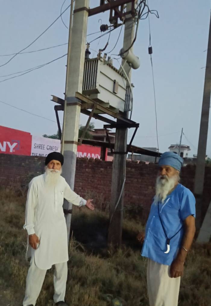 ਬਿਜਲੀ ਘਰ ਸੁਰਸਿੰਘ ਦੇ ਜੇ ਈ ਦੀ ਢਿੱਲੀ ਕਾਰਗੁਜ਼ਾਰੀ ਕਾਰਨ ਪਿੰਡ ਸੋਹਲ ਦੇ ਲੋਕਾ ਨੂੰ ਭੁਗਤਣਾ ਪੈ ਰਹੇ ਅੱਤ ਦੀ ਗਰਮੀ ਦਾ ਕਹਿਰ 