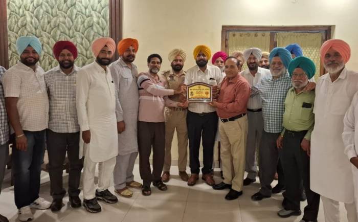ਕ੍ਰਿਸ਼ਨਾ ਵੰਤੀ ਸੇਵਾ ਸੁਸਾਇਟੀ ਨੇ ਸਤਿਗੁਰ ਸਿੰਘ ਨੂੰ ਕੀਤਾ ਸਨਮਾਨਤ:- ਸੁਰੇਸ਼ ਅਰੋੜਾ 
