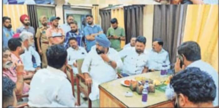 ਭੁੱਚੋ ਮੰਡੀ ਦੇ ਦੌਰੇ ਦੌਰਾਨ ਡਿਪਟੀ ਕਮਿਸ਼ਨਰ ਬਠਿੰਡਾ ਨੇ ਲੋਕਾਂ ਦੀਆਂ ਸੁਣੀਆਂ ਸਮੱਸਿਆਵਾਂ 