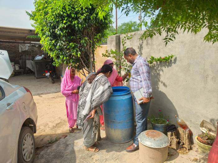 ਬਲਾਕ ਪੰਜਗਰਾਈਆਂ ਵਿੱਚ ਡੇਂਗੂ ਤੋਂ ਬਚਾਅ ਲਈ ਕੀਤਾ ਜਾਗਰੂਕ