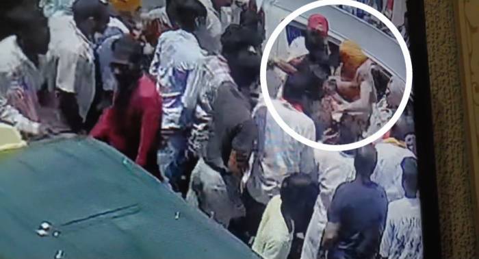 ਸ਼ਿਵ ਸੈਨਾ (ਧ) ਪ੍ਰਧਾਨ ਵੱਲੋਂ ਸਾਥੀਆਂ ਸਮੇਤ ਸ਼ਰੇਆਮ ਕੀਤੀ ਗੁੰਡਾਗਰਦੀ ‘ਚ ਇੱਕ ਸਿੱਖ ਨੋਜਵਾਨ ਜਖਮੀ