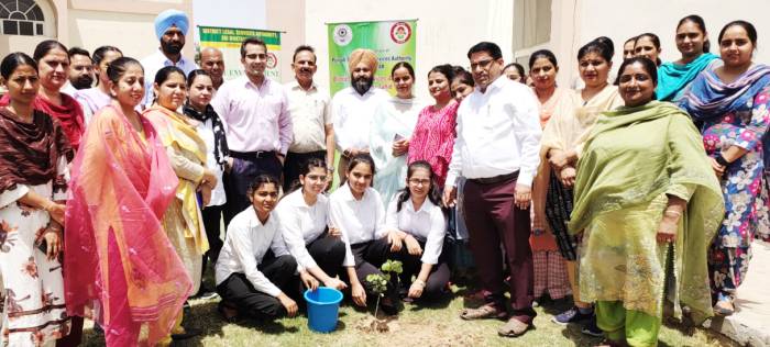 ਜਿਲ੍ਹਾ ਕਾਨੂੰਨੀ ਸੇਵਾਵਾਂ ਅਥਾਰਟੀ ਵੱਲੋ ਵਾਤਾਵਰਨ ਨੂੰ ਬਚਾਉਣ ਲਈ ਚਲਾਈ ਜਾ ਰਹੀ ਮੁਹਿੰਮ