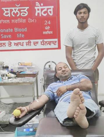 ਜੈ ਬਾਬੇ ਦੀ ਬਲੱਡ ਸੇਵਾ ਸੁਸਾਇਟੀ ਦੇ ਮੈਂਬਰ ਨੇ ਕੀਤੀ ਖੂਨਦਾਨ ਦੀ ਐਮਰਜੈਂਸੀ ਸੇਵਾ