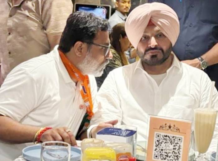 ਮਿੰਕਲ ਬਜਾਜ ਨੇ ਲੁਧਿਆਣਾ ਚੋਣ ਮੁਹਿੰਮ ਦੌਰਾਨ ਰਵਨੀਤ ਬਿੱਟੂ ਨਾਲ ਕੀਤੀ ਵੱਖ-ਵੱਖ ਮਸਲਿਆਂ ਤੇ ਚਰਚਾ