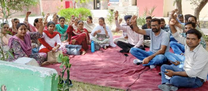 ਨੈਸ਼ਨਲ ਹੈਲਥ ਮਿਸ਼ਨ ਪੰਜਾਬ ਦੇ ਸਮੂੱਚੇ ਮੁਲਾਜ਼ਮਾਂ ਦੀ ਇੱਕ ਰੋਜ਼ਾ ਹੜਤਾਲ ਕਾਰਨ ਸਿਹਤ ਸੇਵਾਵਾਂ ਬੂਰੀ ਤਰ੍ਹਾਂ ਪ੍ਰਭਾਵਿਤ