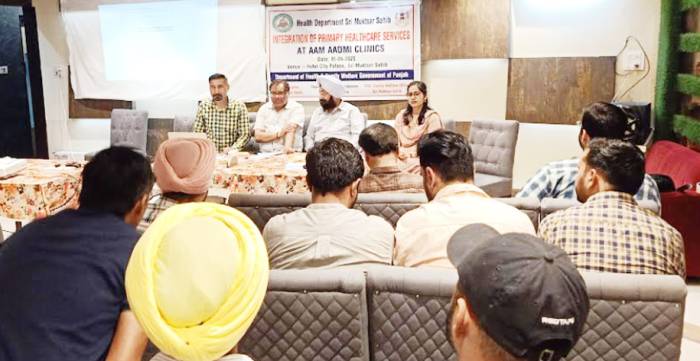 ਆਮ ਆਦਮੀ ਕਲੀਨਿਕਾਂ ਦੇ ਮੈਡੀਕਲ ਅਫਸਰਾਂ ਨੂੰ ਗਰਭਵਤੀ ਔਰਤਾਂ ਦੀ ਦੇਖਭਾਲ ਅਤੇ ਪਰਿਵਾਰ ਨਿਯੋਜਨ ਸਬੰਧੀ ਦਿੱਤੀ ਸਿਖਲਾਈ