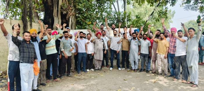 ਪੰਜਾਬ ਰੋਡਵੇਜ਼/ਪਨਬਸ/ਪੀਆਰਟੀਸੀ ਕੰਟਰੈਕਟ ਵਰਕਰਾਂ ਨੇ ਮੁਕਤਸਰ ਡਿੱਪੂ ’ਤੇ ਕੀਤੀ ਗੇਟ ਰੈਲੀ