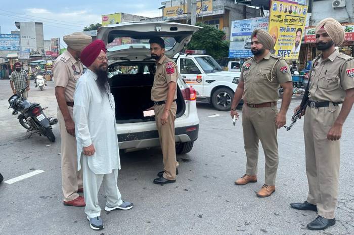  ਮਾਛੀਵਾੜਾ ਪੁਲਿਸ ਵੱਲੋਂ ਟ੍ਰੈਫਿਕ ਨਿਯਮਾਂ ਦੀ ਉਲੰਘਣਾ ਕਰਨ ਵਾਲਿਆਂ ਦੇ ਕੱਟੇ ਚਲਾਣ 