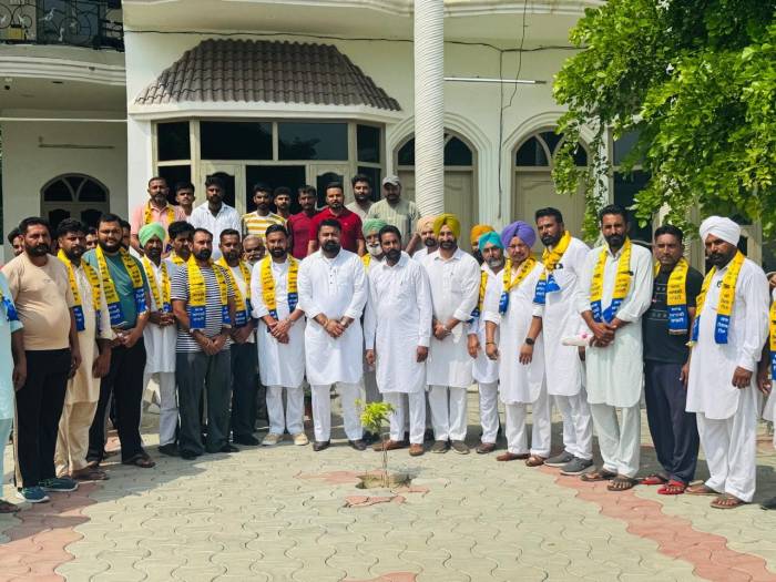 ਪਿੰਡ ਅਜਿੱਤ ਵਿਖੇ ਸਾਬਕਾ ਸਰਪੰਚ ਰਾਜਵਿੰਦਰ ਸਿੰਘ ਸਣੇ 50 ਪਰਿਵਾਰ ‘ਆਪ’ ਵਿੱਚ ਸ਼ਾਮਲ ਹੋਏ