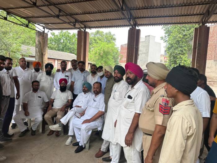 ਕਾਂਗਰਸੀ ਵਿਧਾਇਕ ਕਾਲਾ ਢਿੱਲੋਂ ਨੇ ਕੀਤਾ ਸ਼ਹਿਰ ਦੀ ਨਵੀਂ ਪਾਰਕਿੰਗ ਦਾ ਉਦਘਾਟਨ