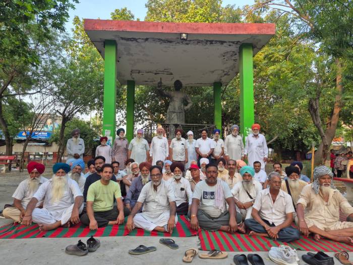 ਨਗਰ ਕੋਂਸਲਰਾਂ ਦੀਆਂ ਧੜੇਬੰਦੀਆਂ ਨੇ  ਕੀਤਾ ਸ਼ਹਿਰ ਦਾ ਬੇੜਾ ਗਰਕ  :: ਕੰਵਲਜੀਤ ਖੰਨਾ