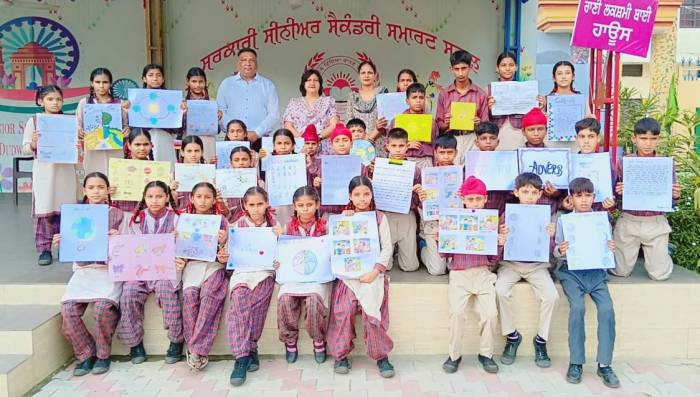 ਡਡਵਿੰਡੀ ਛੇਵੀਂ ਤੋਂ ਅੱਠਵੀਂ ਤੱਕ ਦੇ ਵਿਦਿਆਰਥੀਆਂ ਦੁਆਰਾ ਬੈਗਲੈੱਸ ਡੇ ਮਨਾਇਆ ਗਿਆ 