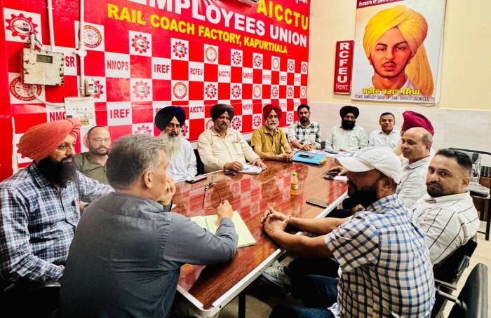 ਆਰ.ਸੀ.ਐਫ. ਇੰਪਲਾਈਜ਼ ਯੂਨੀਅਨ ਅਤੇ ਇੰਡੀਅਨ ਰੇਲਵੇ ਇੰਪਲਾਈਜ ਫੈਡਰੇਸ਼ਨ ਵੱਲੋਂ 9 ਜੁਲਾਈ ਦੀ ਦੇਸ਼ ਵਿਆਪੀ ਹੜਤਾਲ ਨੂੰ ਪੂਰਨ ਸਮਰਥਨ