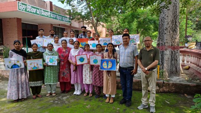 ਜ਼ਿਲ੍ਹਾ ਸਿੱਖਿਆ ਅਤੇ ਸਿਖਲਾਈ ਸੰਸਥਾ ਸ਼ੇਖੂਪੁਰ ਵਿੱਚ ਮਨਾਇਆ ਵਿਸ਼ਵ ਜਨ-ਸੰਖਿਆ ਦਿਵਸ