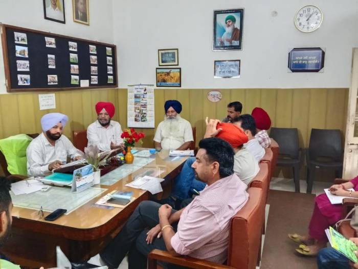 ਨਰਮੇ ਦੀ ਫਸਲ ਸਬੰਧੀ ਡਿਪਟੀ ਡਾਇਰੈਕਟਰ ਵੱਲੋਂ ਜਿਲ੍ਹਾ ਪੱਧਰੀ ਮੀਟਿੰਗ ਦਾ ਆਯੋਜਨ