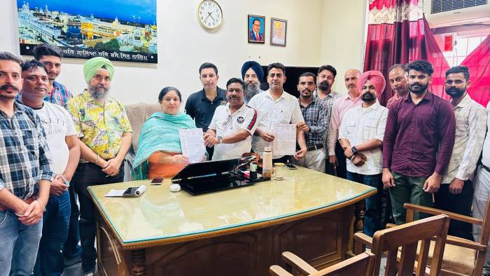 ਅਧਿਆਪਕਾਂ ਦੀ ਅਹਿਮ ਮੰਗਾਂ ਸੰਬੰਧੀ ਸਿੱਖਿਆ ਮੰਤਰੀ ਦੇ ਨਾਂ ਮੰਗ ਪੱਤਰ ਸੌਂਪਿਆ ਗਿਆ 