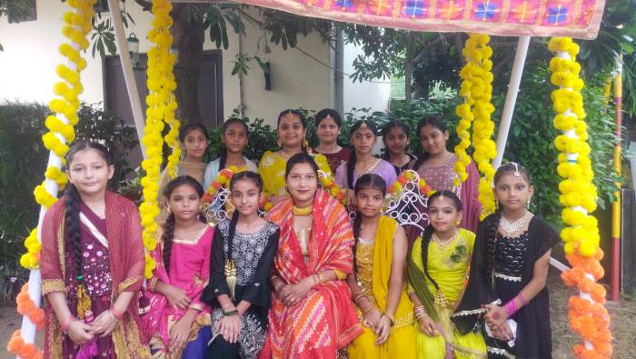 ਫਾਲਕਨ ਇੰਟਰਨੈਸ਼ਨਲ ਸਕੂਲ ‘ਚ ਤੀਆਂ ਦੀਆਂ ਰੌਣਕਾਂ