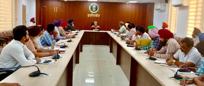 ਮਾਨਸੂਨ ਸੀਜ਼ਨ ਦੌਰਾਨ ਜ਼ਿਲ੍ਹੇ ਵਿੱਚ  ਵੱਧ ਤੋਂ ਵੱਧ ਪੌਦੇ ਲਾਏ ਜਾਣਗੇ : ਡਿਪਟੀ ਕਮਿਸ਼ਨਰ