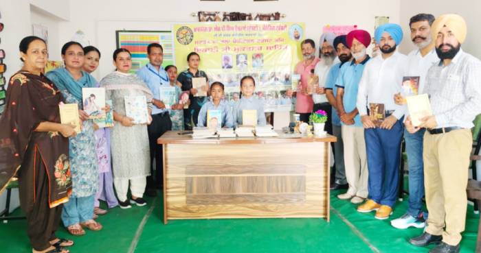 ਸਰਬੱਤ ਦਾ ਭਲਾ ਚੈਰੀਟੇਬਲ ਟਰੱਸਟ ਵੱਲੋਂ ਸਕੂਲ ਦੀ ਲਾਇਬ੍ਰੇਰੀ ਨੂੰ ਦਿੱਤੀਆਂ ਮੁਫ਼ਤ ਕਿਤਾਬਾਂ