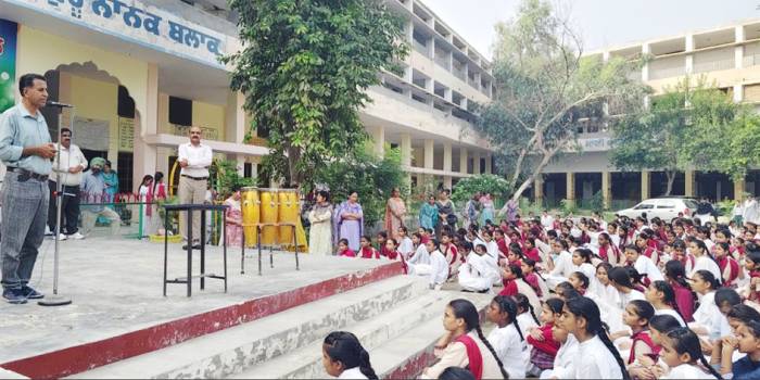 ਟੀਬੀ ਮੁਕਤ ਭਾਰਤ ਅਭਿਆਨ ਦੇ ਤਹਿਤ ਸਕੂਲ ਵਿਖੇ ਕਰਵਾਇਆ ਟੀਬੀ ਜਾਗਰੂਕ ਸੈਮੀਨਾਰ