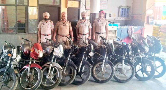 ਸ੍ਰੀ ਮੁਕਤਸਰ ਪੁਲਿਸ ਦੀ ਵੱਡੀ ਕਾਰਵਾਈ : 15 ਚੋਰੀਸ਼ੁਦਾ ਦੋ-ਪਹੀਆ ਵਾਹਨ ਬਰਾਮਦ, 2 ਦੋਸ਼ੀ ਗ੍ਰਿਫ਼ਤਾਰ