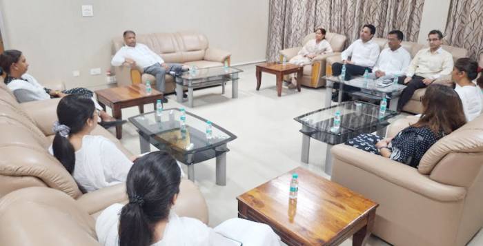 ਨੈਸ਼ਨਲ ਲੋਕ ਅਦਾਲਤ ਸਬੰਧੀ ਮੀਟਿੰਗ ਅਤੇ ‘ਇੱਕ ਜੱਜ ਇੱਕ ਰੁੱਖ’ ਦੀ ਲਗਾਤਾਰਤਾ ਵਿੱਚ ਪੋਦੇ ਲਗਾਏ: ਰਾਜ ਕੁਮਾਰ, ਮਾਨਯੋਗ ਜ਼ਿਲ੍ਹਾ ਅਤੇ ਸੈਸ਼ਨਜ਼ ਜੱਜ