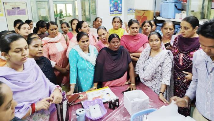 ਸਿਵਲ ਹਸਪਤਾਲ ਸ਼ੀ ਮੁਕਤਸਰ ਸਾਹਿਬ ਵਿਖੇ ਆਸ਼ਾ ਵਰਕਰਾਂ ਨੂੰ ਡੇਂਗੂ ਸਬੰਧੀ ਦਿੱਤੀ ਗਈ ਟਰੇਨਿੰਗ :