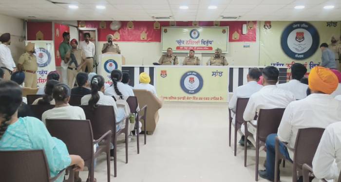 ਪੁਲਿਸ ਵੱਲੋਂ “ਯੁੱਧ ਨਸ਼ਿਆਂ ਵਿਰੁੱਧ”ਮੁਹਿੰਮ ਤਹਿਤ ਜਾਗਰੂਕਤਾ ਸੈਮੀਨਾਰ ਕੀਤਾ ਆਯੋਜਿਤ