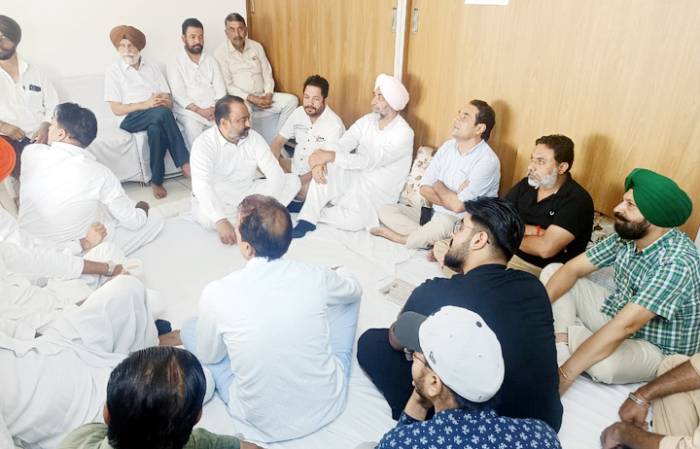 ਮਨਪ੍ਰੀਤ ਬਾਦਲ ਤੇ ਹਨੀ ਫੱਤਣਵਾਲਾ ਨੇ ਭੰਮ ਪਰਿਵਾਰ ਨਾਲ ਦੁੱਖ ਪ੍ਰਗਟ ਕੀਤਾ