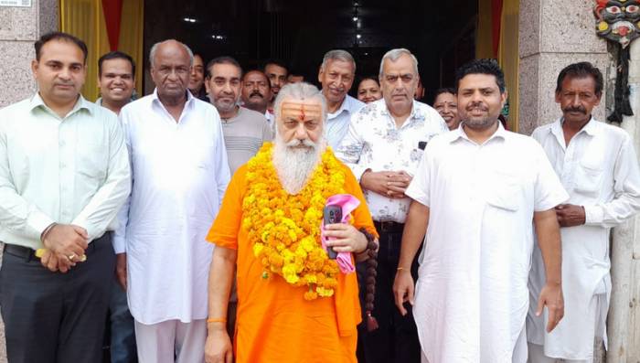 ਮਹਾਮੰਡਲੇਸ਼ਵਰ ਸਵਾਮੀ ਸ਼੍ਰੀ ਕਮਲਾਨੰਦ ਗਿਰੀ ਜੀ ਮਹਾਰਾਜ ਨੇ ਸ਼੍ਰੀ ਰਘੂਨਾਥ ਮੰਦਿਰ ਵਿਖੇ ਚੱਲ ਰਹੇ ਨਿਰਮਾਣ ਕਾਰਜ ਦਾ ਲਿਆ ਜਾਇਜ਼ਾ