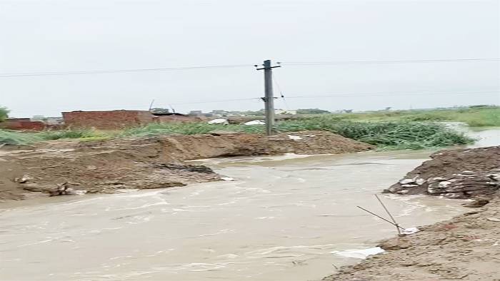 ਫਿਰੋਜ਼ਪੁਰ-ਮਲੋਟ ਰੋਡ ’ਤੇ ਬਣਾਏ ਆਰਜ਼ੀ ਰਸਤੇ ਰੁੜ੍ਹੇ, ਆਵਾਜਾਈ ਪ੍ਰਭਾਵਿਤ