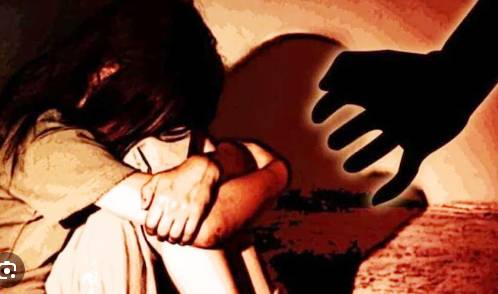 ਡਰਾ ਧਮਕਾ ਕੇ 1 ਮਹੀਨੇ ਤੱਕ ਨਬਾਲਿਗ ਬੇਟੀ ਨੂੰ ਹਵਸ ਦਾ ਸ਼ਿਕਾਰ ਬਣਾਉਦਾ ਰਿਹਾ ਕਲਯੁੱਗੀ ਪਿਤਾ