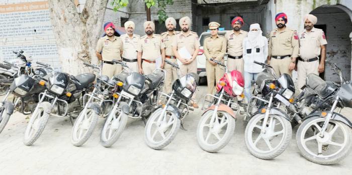ਪੁਲਿਸ ਦੀ ਵੱਡੀ ਸਫਲਤਾ, 08 ਚੋਰੀ ਦੇ ਮੋਟਰਸਾਈਕਲ ਸਮੇਤ 1 ਗ੍ਰਿਫ਼ਤਾਰ