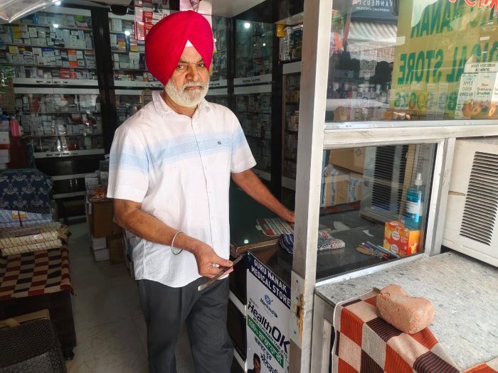 ਚੋਰ ਦਿਨ-ਦਿਹਾੜੇ ਮੈਡੀਕਲ ਸਟੋਰ ਤੋਂ ਨਕਦੀ ਲੈ ਕੇ ਫਰਾਰ