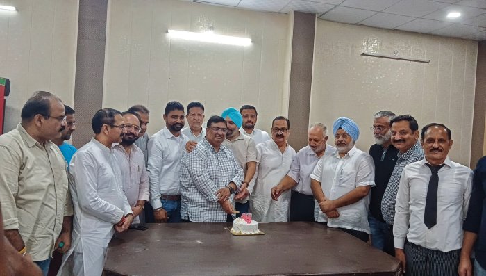 ਡਾ. ਰੇਸ਼ਮ ਮਿਗਲਾਨੀ ਦੇ ਜਨਮਦਿਨ ‘ਤੇ ਬਾਰ ਐਸੋਸੀਏਸ਼ਨ ਦੇ ਬਾਹਰ ਪੌਦੇ ਲਗਾ ਕੇ ਮਨਾਇਆ ਗਿਆ ਜਨਮਦਿਨ